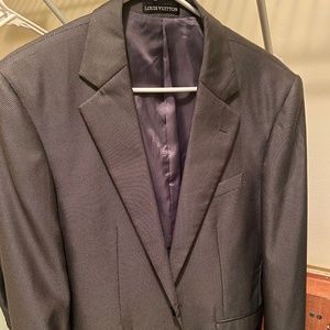 Lv suit